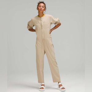 Lululemon Ventlight Zippered Jumpsuit in Trench Sz 2